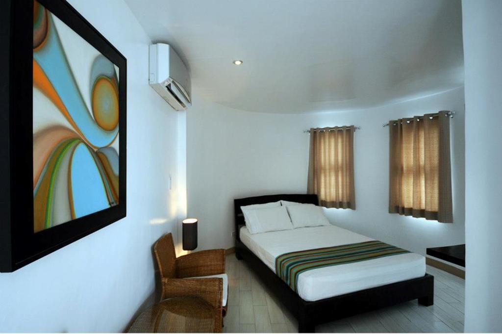 Bluewaves Westcliff Villa Balabag  Habitación foto