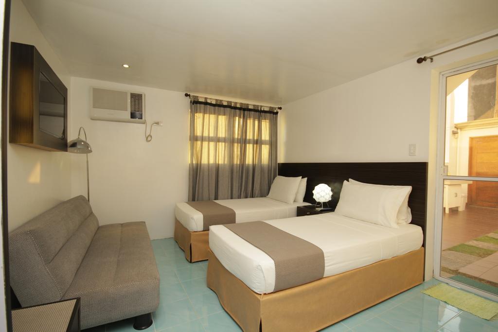 Bluewaves Westcliff Villa Balabag  Exterior foto